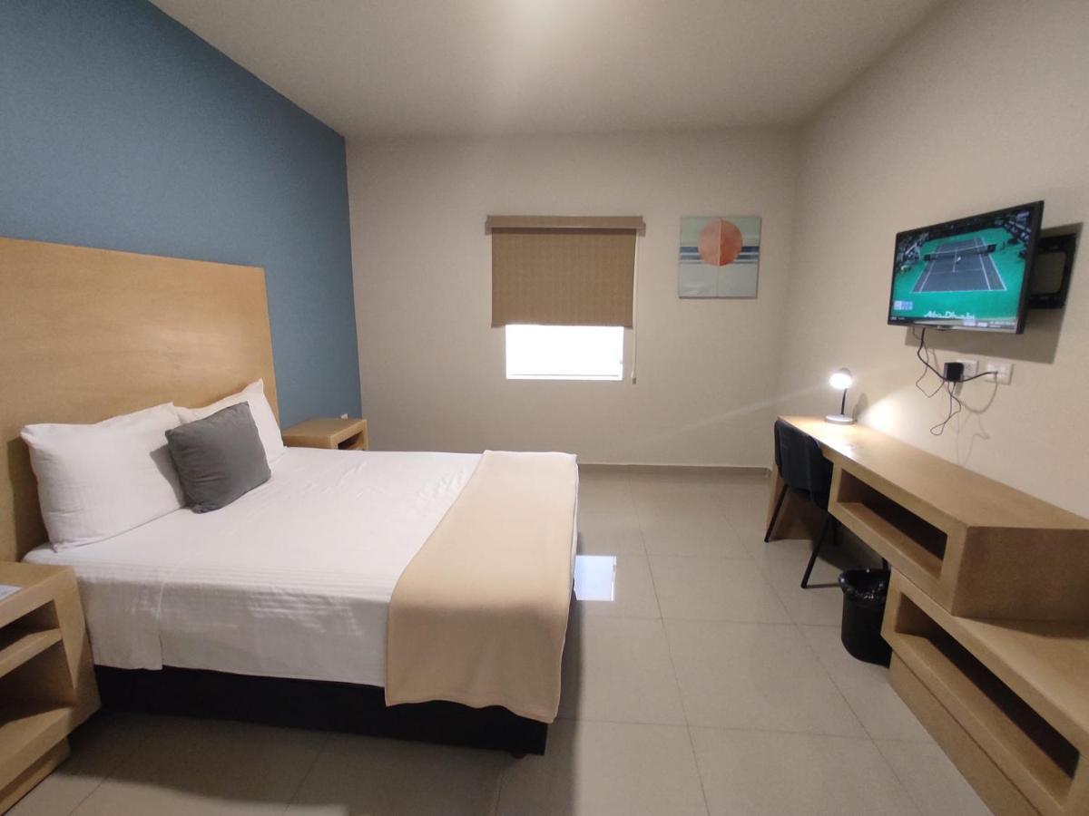 Capital Hotel Monclova Esterno foto