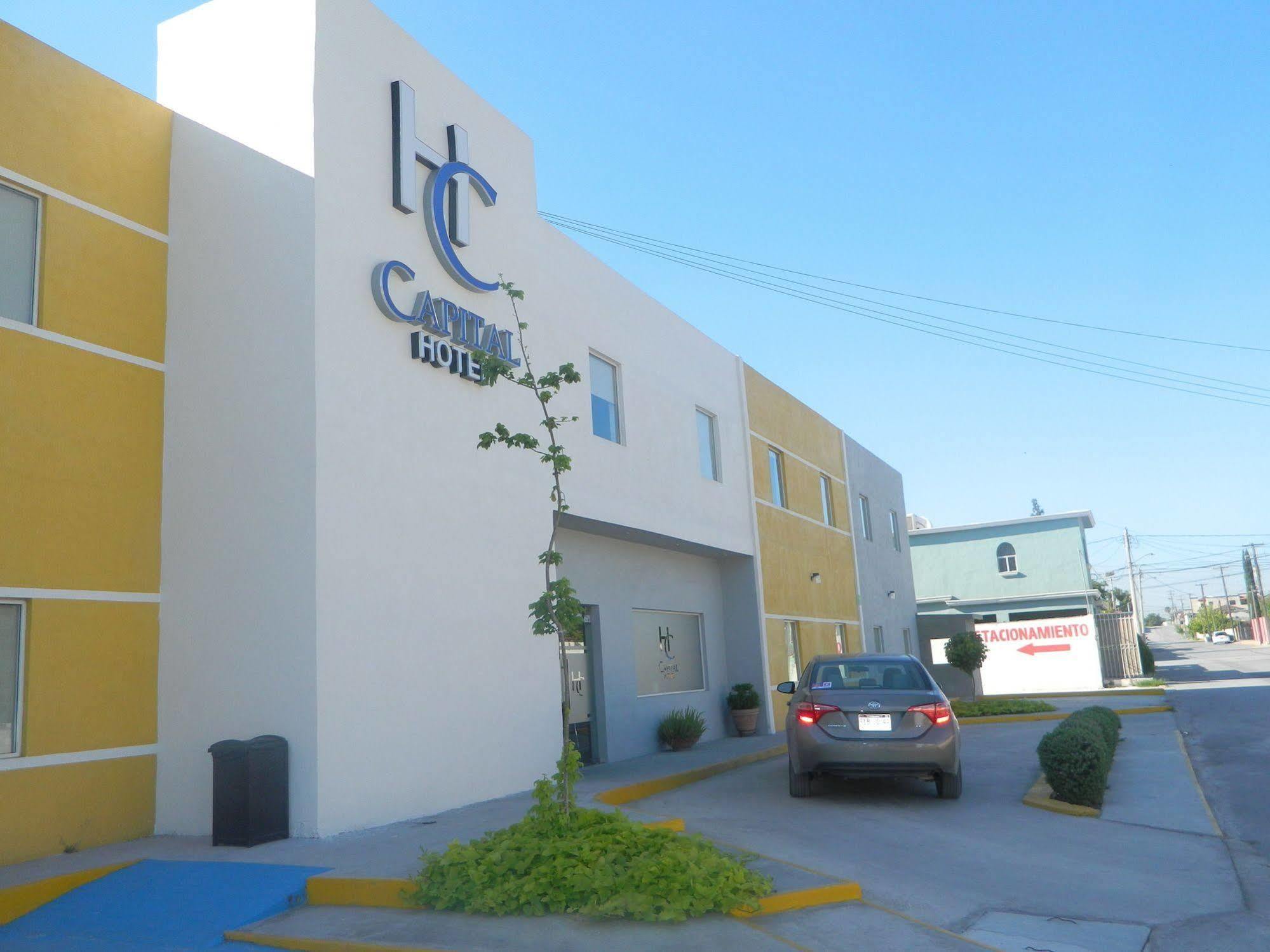 Capital Hotel Monclova Esterno foto