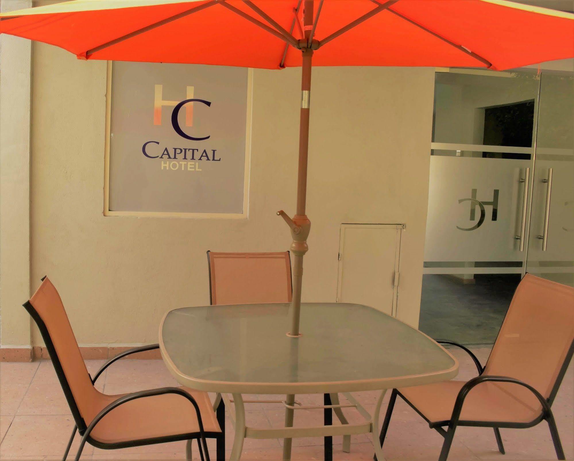 Capital Hotel Monclova Esterno foto